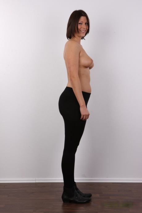 Caucasian secretary Pavla tries her hand at being a nude model
