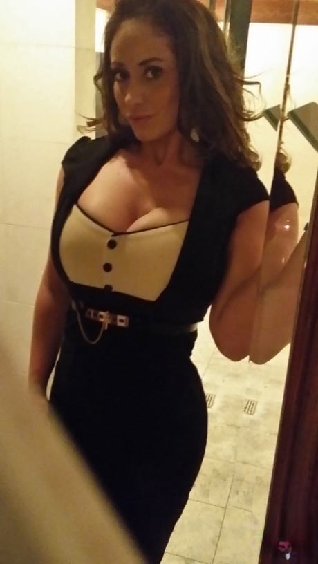 MILF pornstar Eva Notty takes naked self shots while hanging out at home