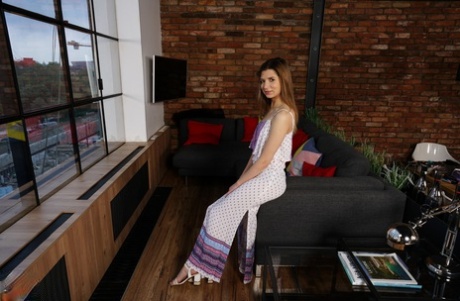 Petite Russian Cornelia Quinn & dominant mature woman Nadya Basinger posing