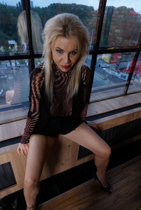 Petite Russian Cornelia Quinn & dominant mature woman Nadya Basinger posing