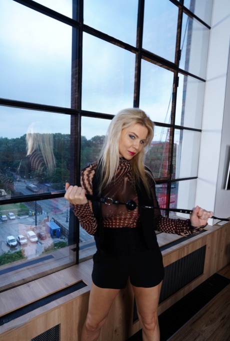 Petite Russian Cornelia Quinn & dominant mature woman Nadya Basinger posing