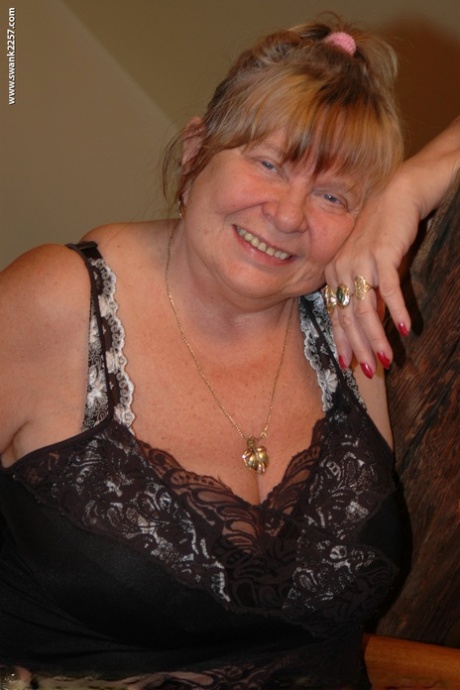 Chubby mature woman Eva R. gets her big boobs worshiped & her pussy fucked